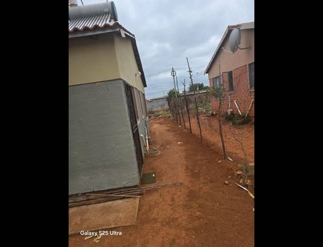 2 BEDROOM HOUSE FOR SALE IN LEHAE